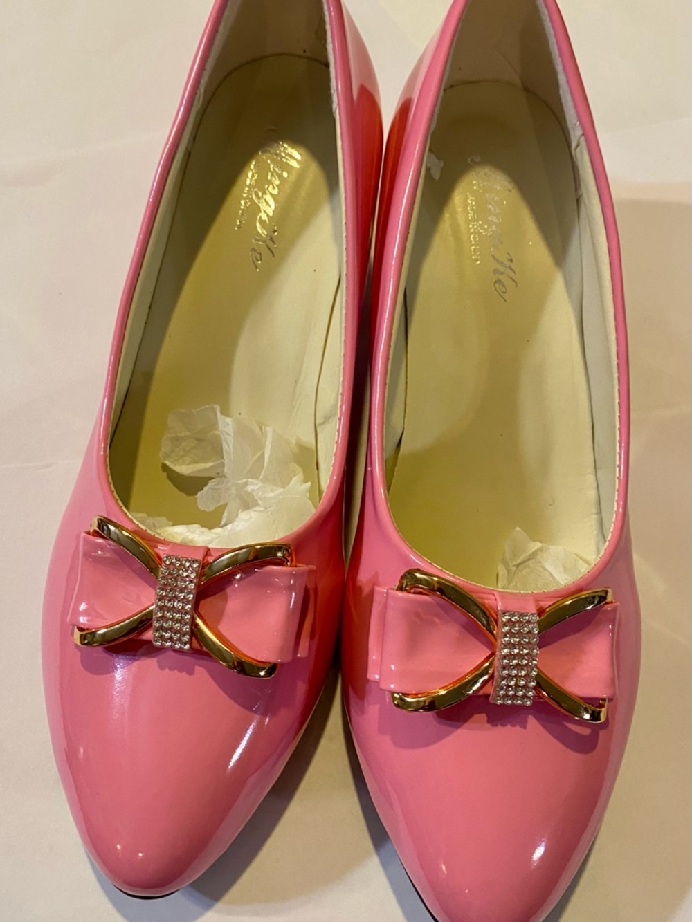 Women’s Pink Patent Low Block Heel Ballet Pumps, Gold Bow Accent Size 9.5 EU 42
